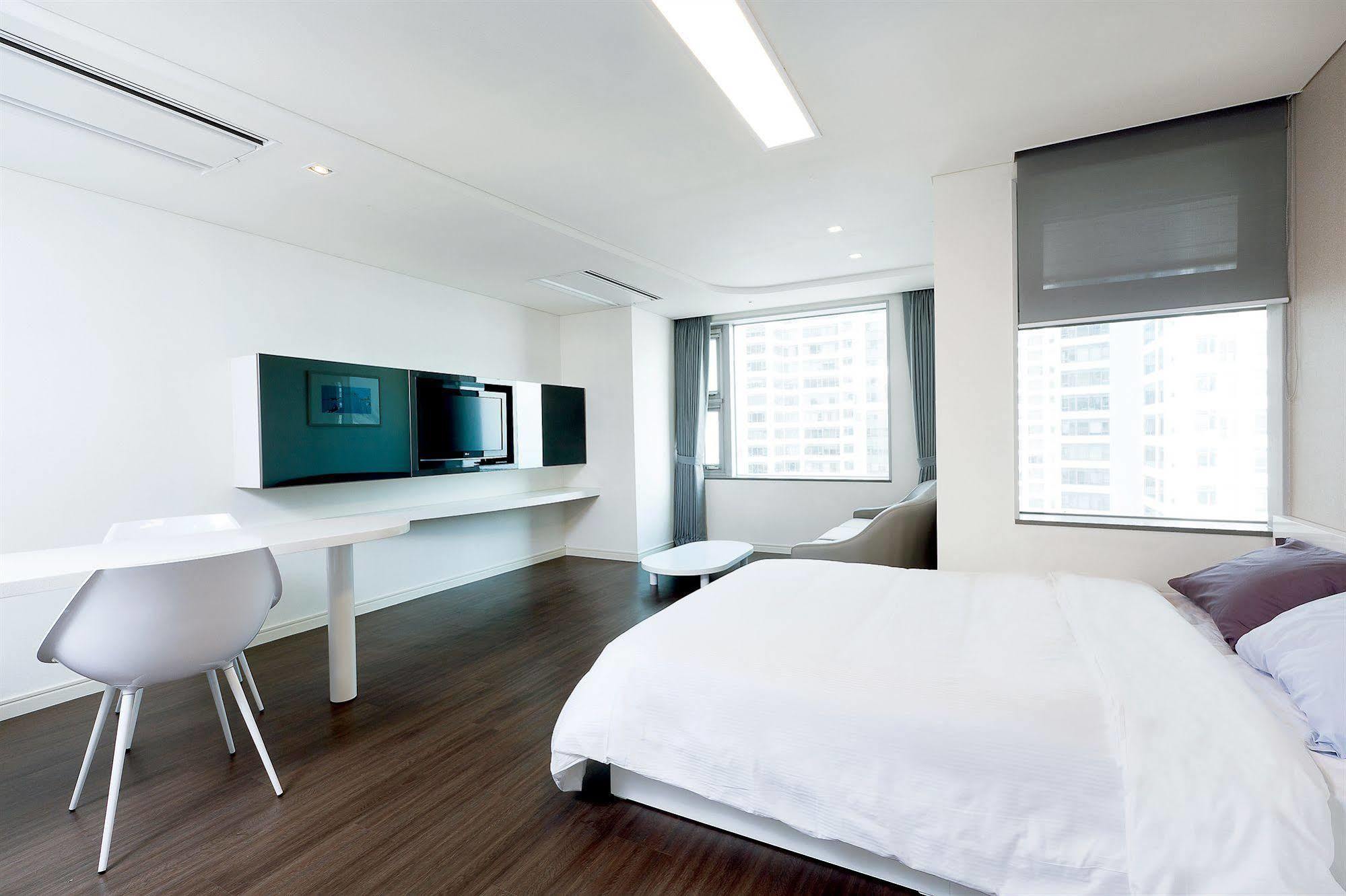 Hanwha Resort Haeundae Busan Exterior photo